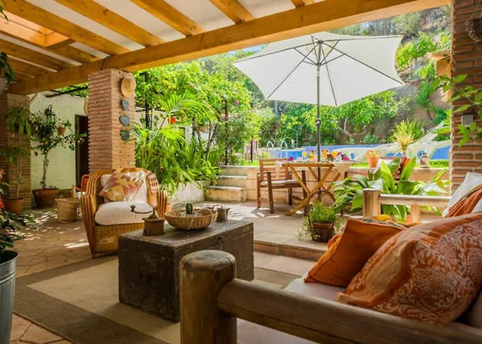 At Home In Malaga Stay & Solo Travellers