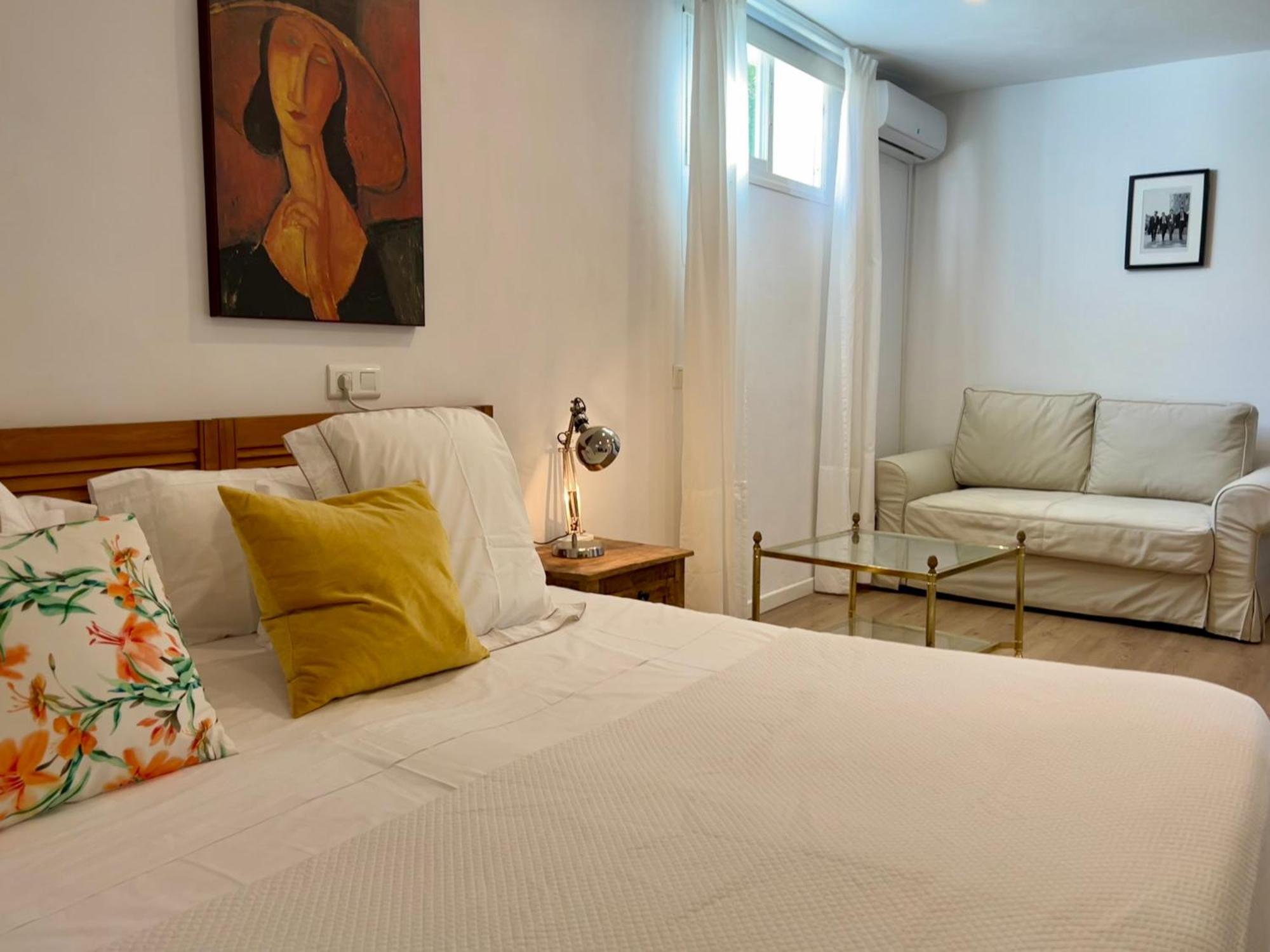 Alojamento de Acomodação e Pequeno-almoço At In Malaga & Solo Travellers 4*