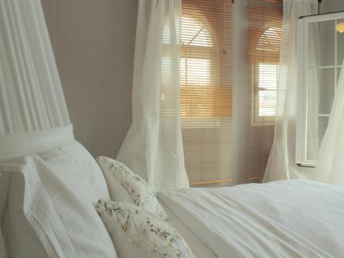 At In Malaga & Solo Travellers Bed & Breakfast 4*